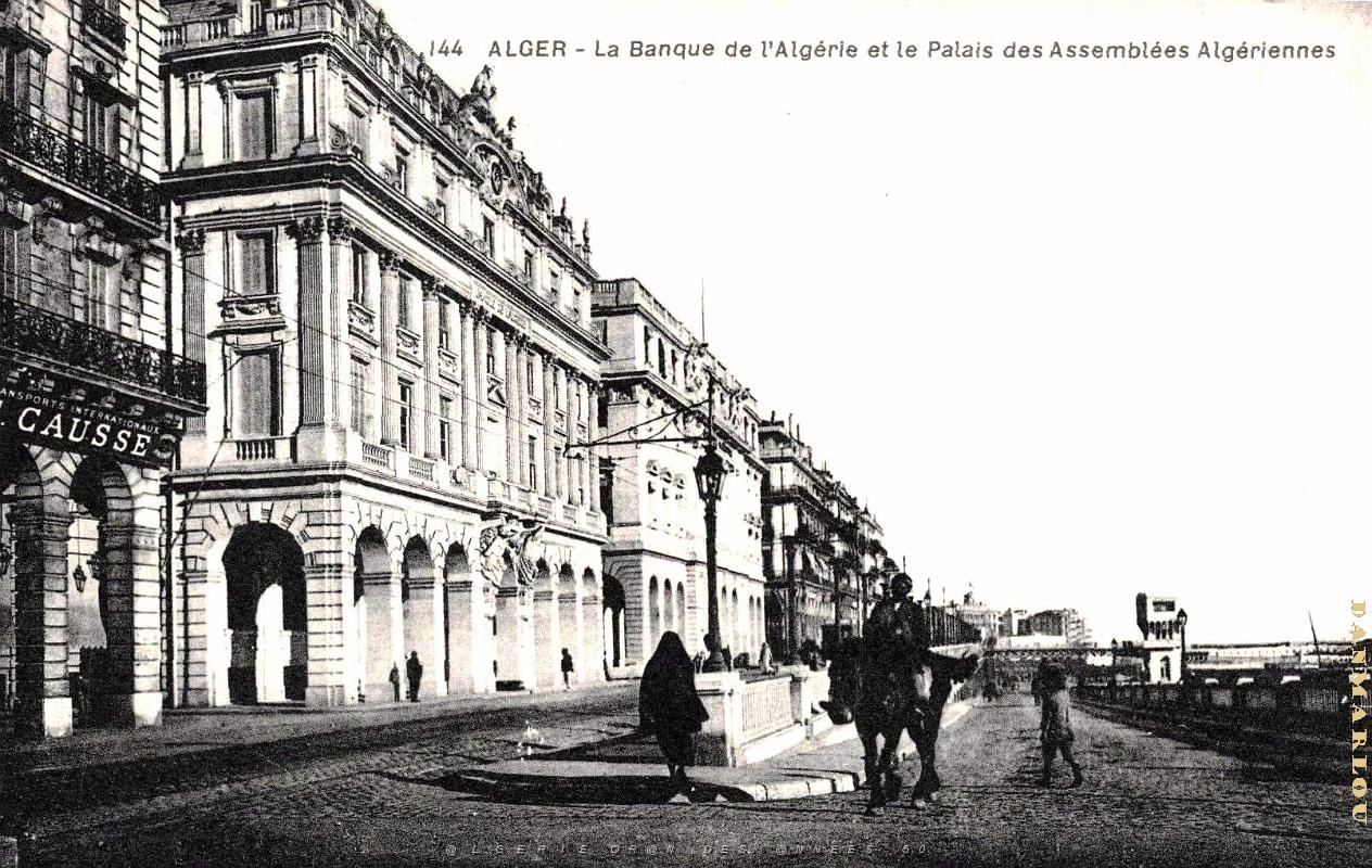 Alger - Banque de l'Algerie et Palais des Assemblees.jpg